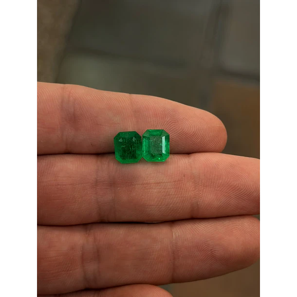 Par de esmeraldas colombianas-4.65ct-9.1x7.1mm