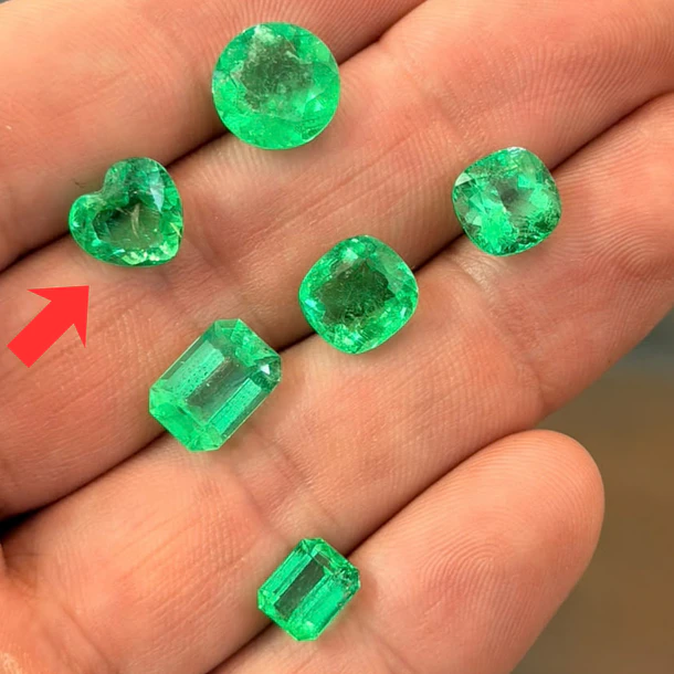 Esmeralda colombiana-2.61ct-9x9.4mm 1
