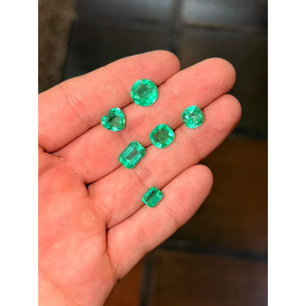 Esmeralda colombiana-3.56ct-10.9x7.6mm 2