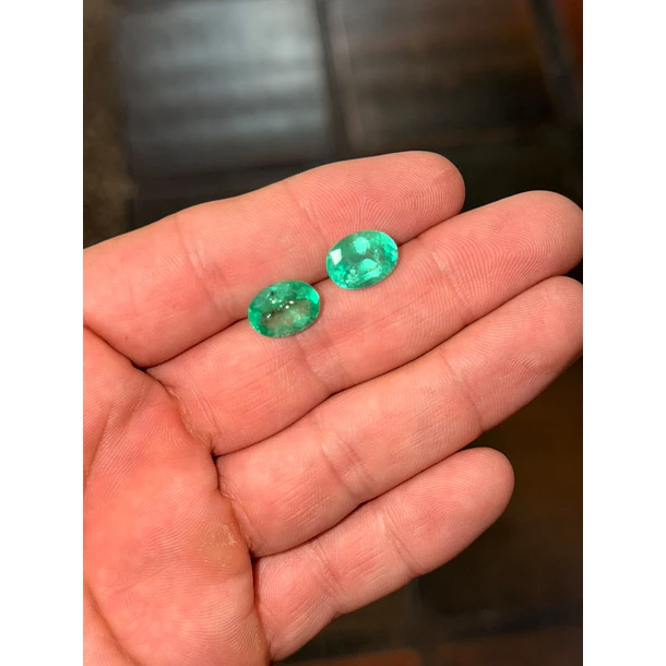 Esmeralda colombiana-4.48ct-12.2x9.4mm 4