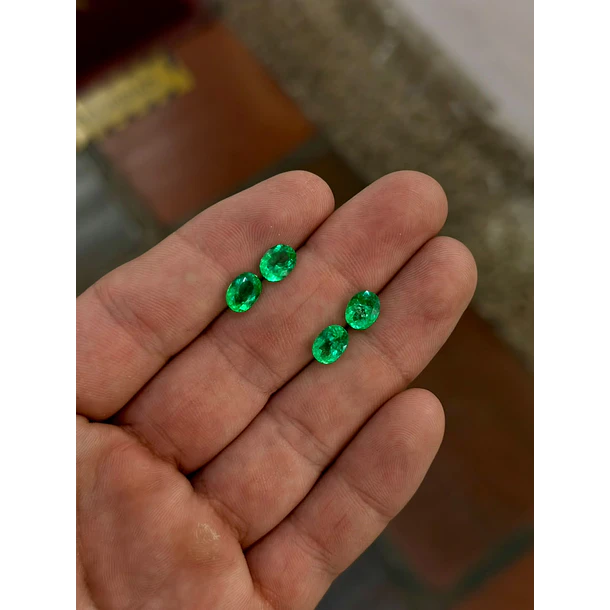 Esmeralda colombiana-1.35ct-8.01x6.2mm 2
