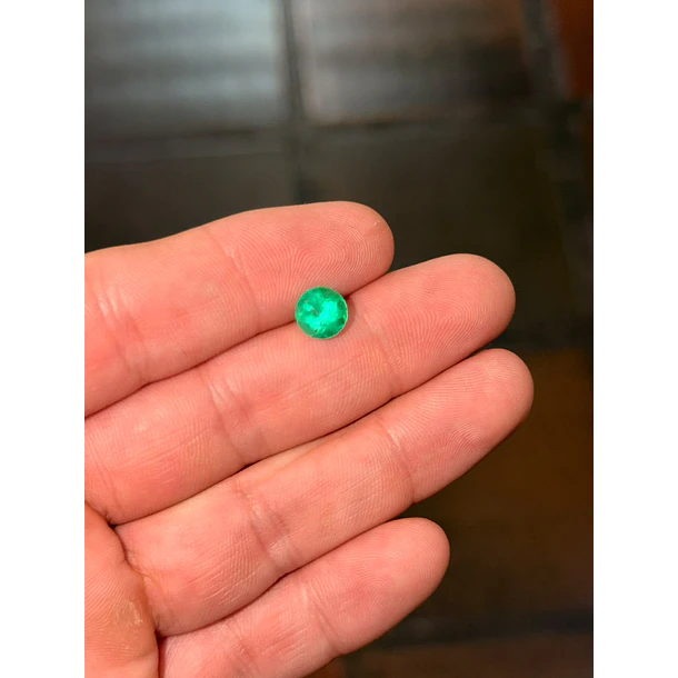 Esmeralda colombiana-2.01ct-8.1mm 2
