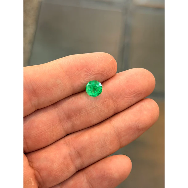 Esmeralda colombiana-2.01ct-8.1mm 1