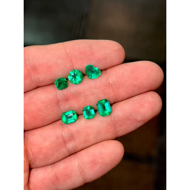Esmeralda colombiana-1.01ct-6.5x5.6mm 2
