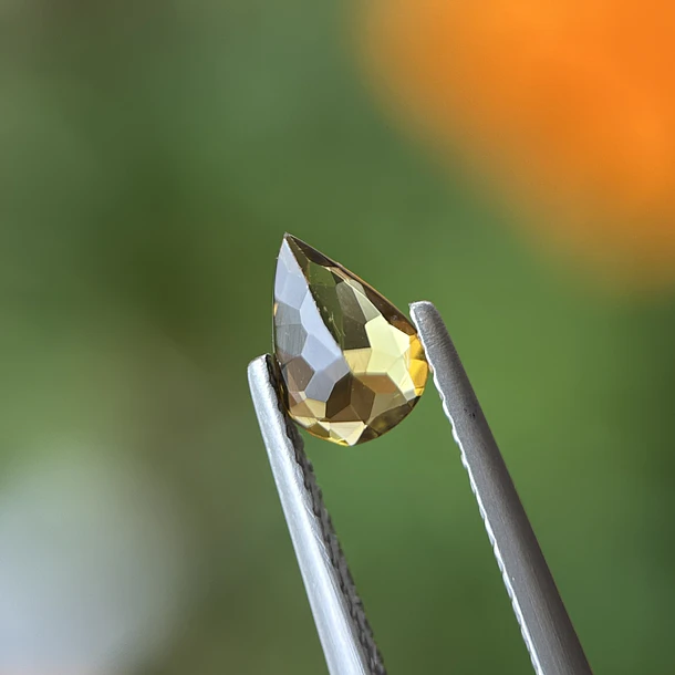 Turmalina-0.40ct-7.1x4.8x2.7mm 3