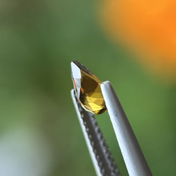 Turmalina-0.40ct-7.1x4.8x2.7mm 2