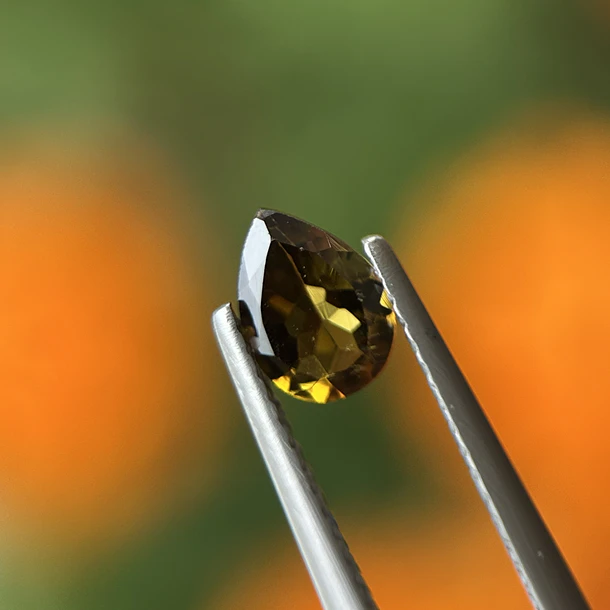 Turmalina-0.70ct-6.9x4.9x2.8mm 1