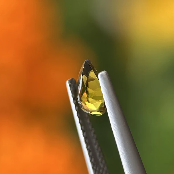 Turmalina-0.65ct-7.2x5.1x2.8mm 2