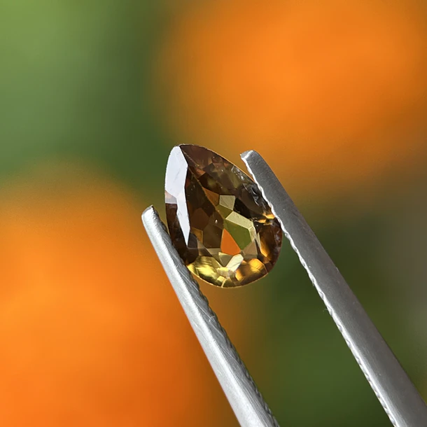 Turmalina-0.70ct-7.2x4.9x2.9mm 1