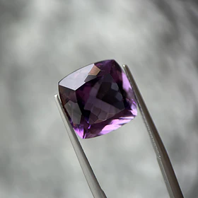 Amatista morada-11.55ct-13.8x13.8x9.3mm
