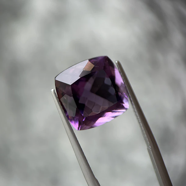 Amatista morada-11.55ct-13.8x13.8x9.3mm 1