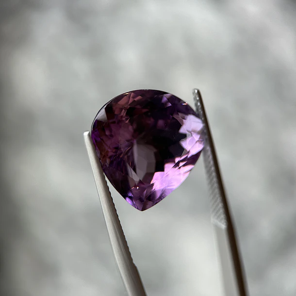 Amatista morada-13.37ct-16.2x16.4x10.4mm 1