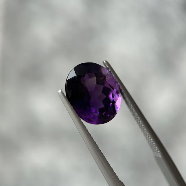 Amatista morada-4.55ct-11.8x9.7x6.5mm 1