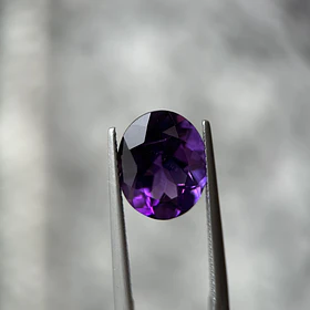 Amatista morada-4.68ct-12.2x9.9x7mm
