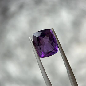 Amatista morada-5.23ct-11.9x10x6.3mm