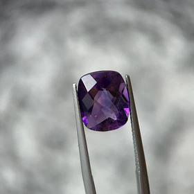 Amatista morada-4.965ct-12.3x10.2x6.3mm