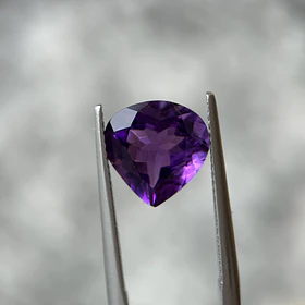 Amatista morada-3.655ct-10.6x10.7x6.1mm