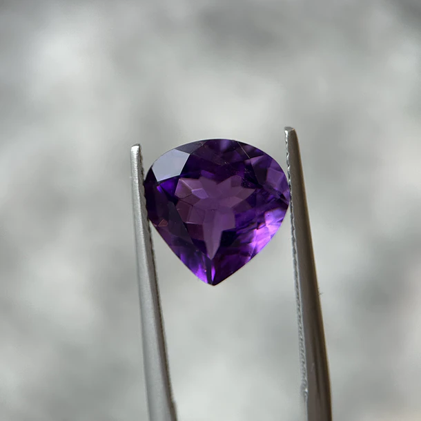 Amatista morada-3.655ct-10.6x10.7x6.1mm 1