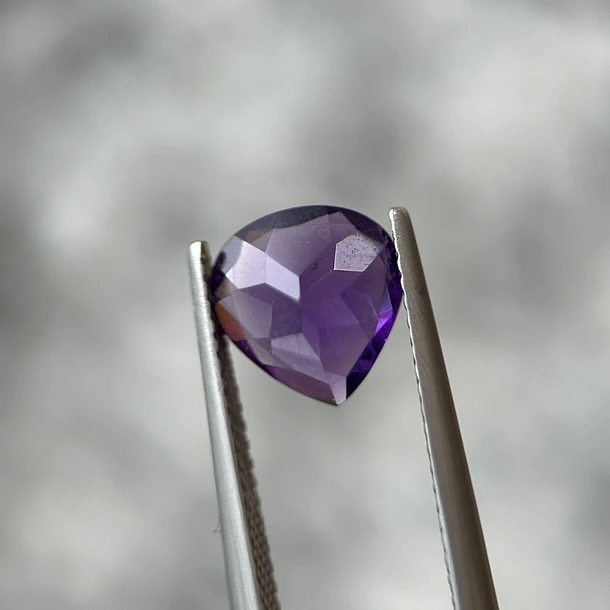 Amatista morada-1.74ct-9x8.7x4.4mm 3
