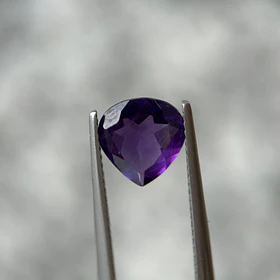 Amatista morada-1.74ct-9x8.7x4.4mm