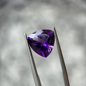 Amatista morada-5.095ct-12x12x7.4mm
