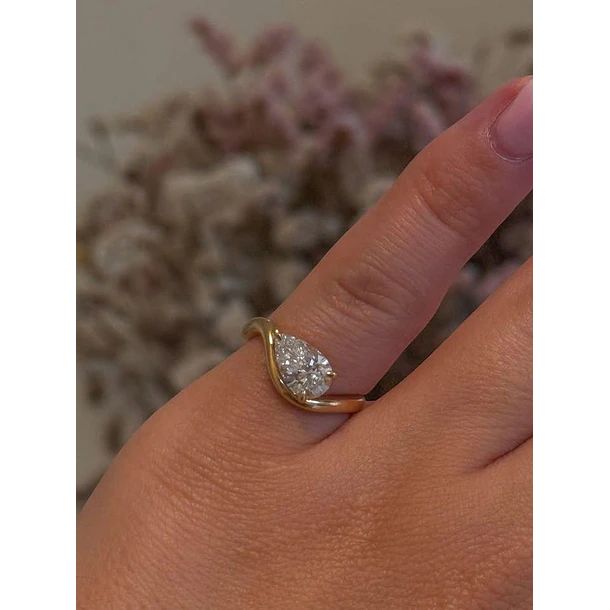  Anillo solitario con morganita corte pera de 9.1x5.9x4mm en plata ley 925, talla 5.5  
