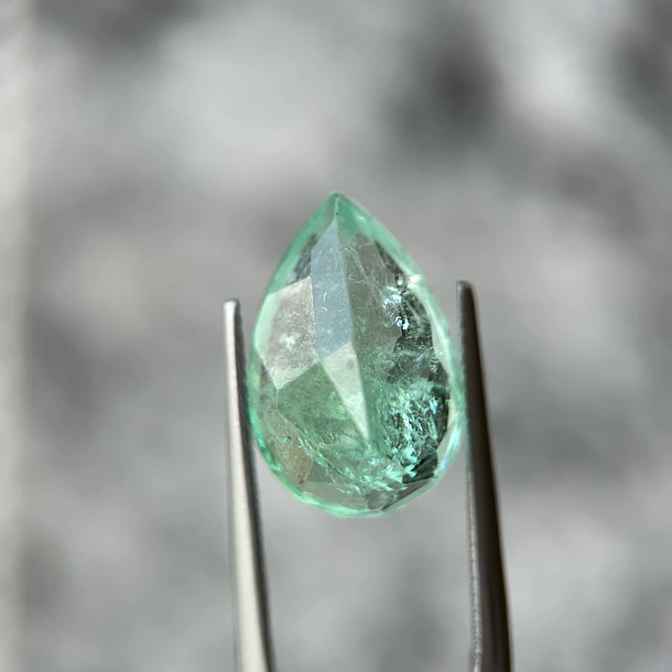 Esmeralda colombiana-9.375ct-22.46x16.74x14.30mm 3