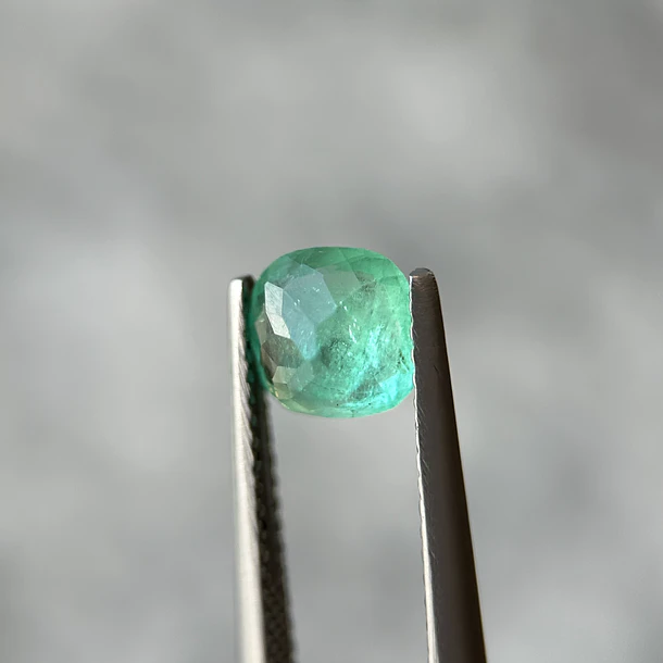 Esmeralda colombiana-1ct-6.51x6.47x4.21mm 3