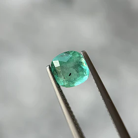 Esmeralda colombiana-1ct-6.51x6.47x4.21mm