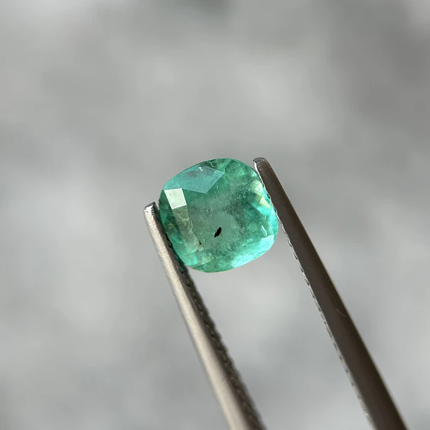Esmeralda colombiana-1ct-6.51x6.47x4.21mm 1
