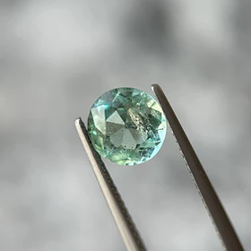 Esmeralda colombiana-1.62ct-8x7.8x4.8mm