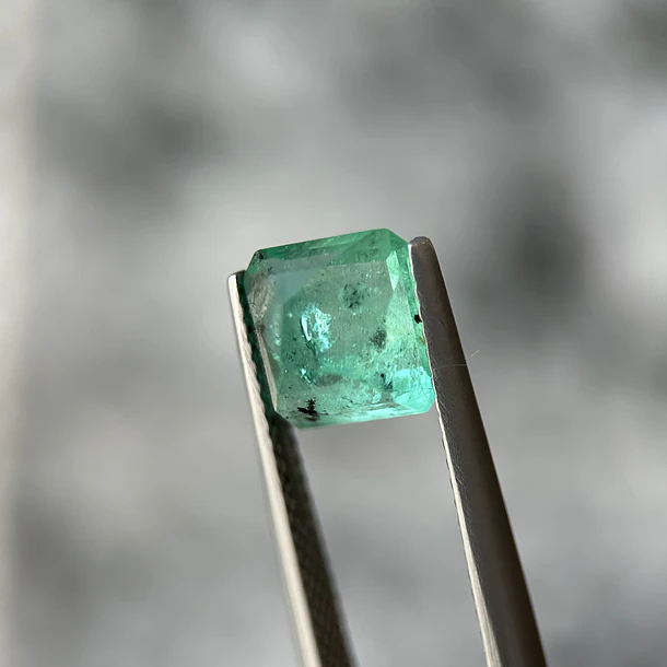 Esmeralda colombiana-2.265ct-13.11x13.01x10.52mm 2