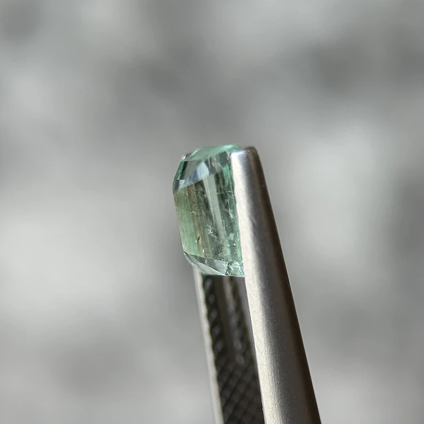 Esmeralda colombiana-1.11ct-6.99x5.03x3.83mm 2