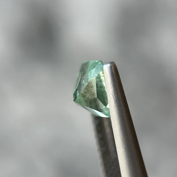 Esmeralda colombiana-1.44ct-6.73x6.68x4.72mm 2