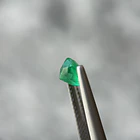 Esmeralda colombiana-0.83ct-5.96x4.34mm 2