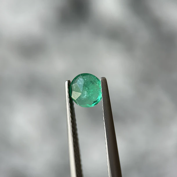 Esmeralda colombiana-0.745ct-6.01x3.56mm 3