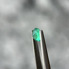 Esmeralda colombiana-0.745ct-6.01x3.56mm 2