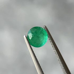 Esmeralda colombiana-0.955ct-6.41x6.38x4.27mm