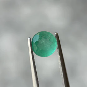 Esmeralda colombiana-1ct-6.97x6.94x3.76mm