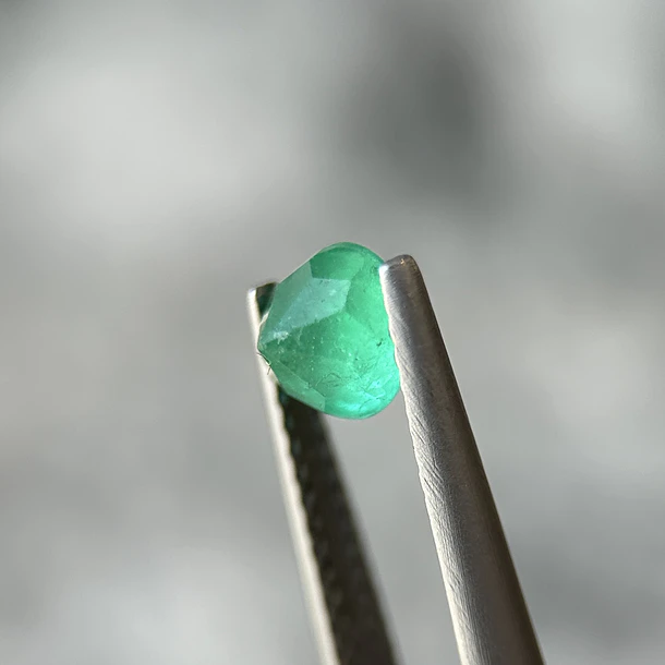 Esmeralda colombiana-0.75ct-5.66x5.62x4.18mm 3