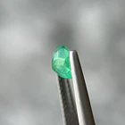 Esmeralda colombiana-0.88ct-6.22x3.83mm 2