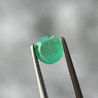 Esmeralda colombiana-0.88ct-6.22x3.83mm 1