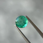 Esmeralda colombiana-0.74ct-6.02x3.82mm 1