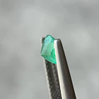 Esmeralda colombiana-0.68ct-5.91x5.88x3.67mm 2