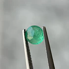 Esmeralda colombiana-0.68ct-5.91x5.88x3.67mm 3