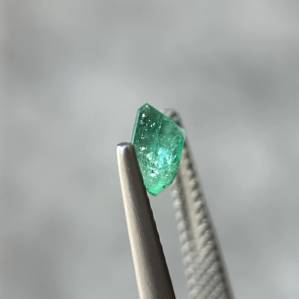 Esmeralda colombiana-0.61ct-5.49x4.88x3.3mm 2