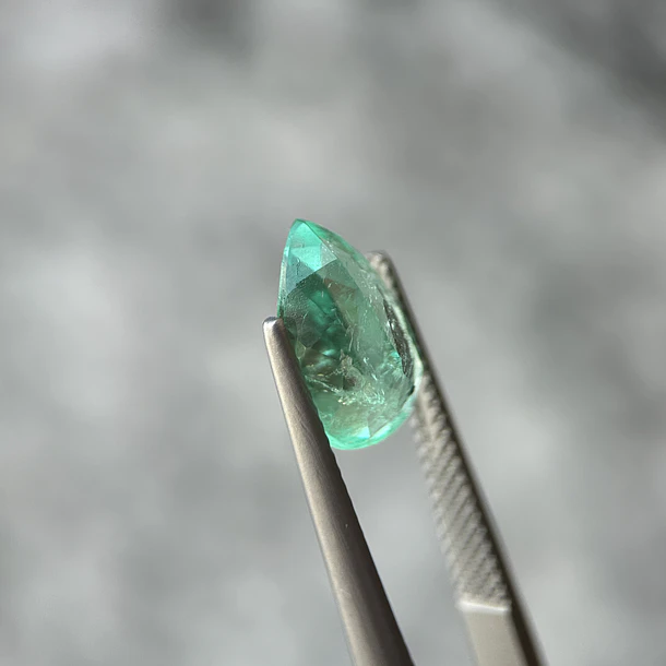 Esmeralda colombiana-2.78ct-12.14x7.49x5.7mm 2