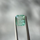 Esmeralda colombiana-0.81ct-6.79x5.77x2.9mm 3