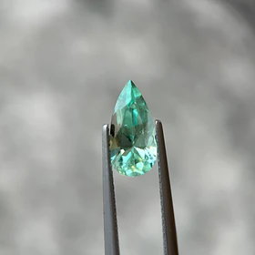 Esmeralda colombiana-1.94ct-12.31x6.05x5.39mm