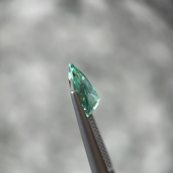 Esmeralda colombiana-1.94ct-12.31x6.05x5.39mm 2